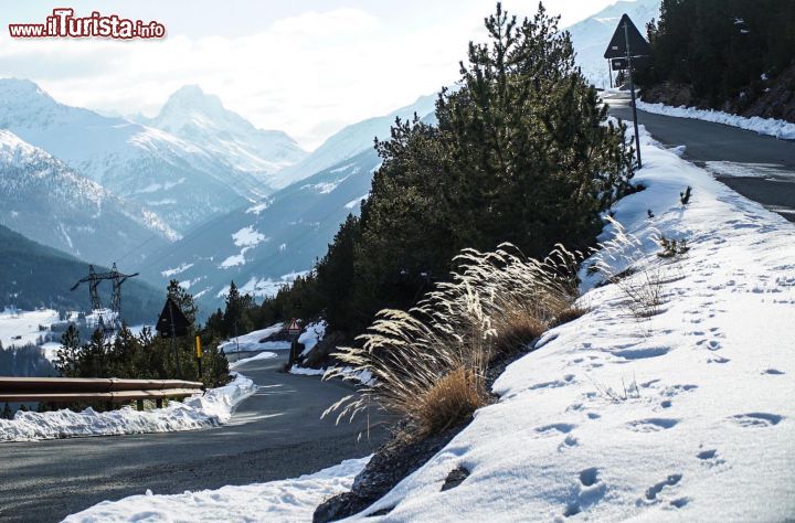 Immagine Salendo per le Torri di Fraele, in direzione dei laghi di San Giacomo e Cancano, ad ovest di Bormio - © Michela Garosi / The Travelover