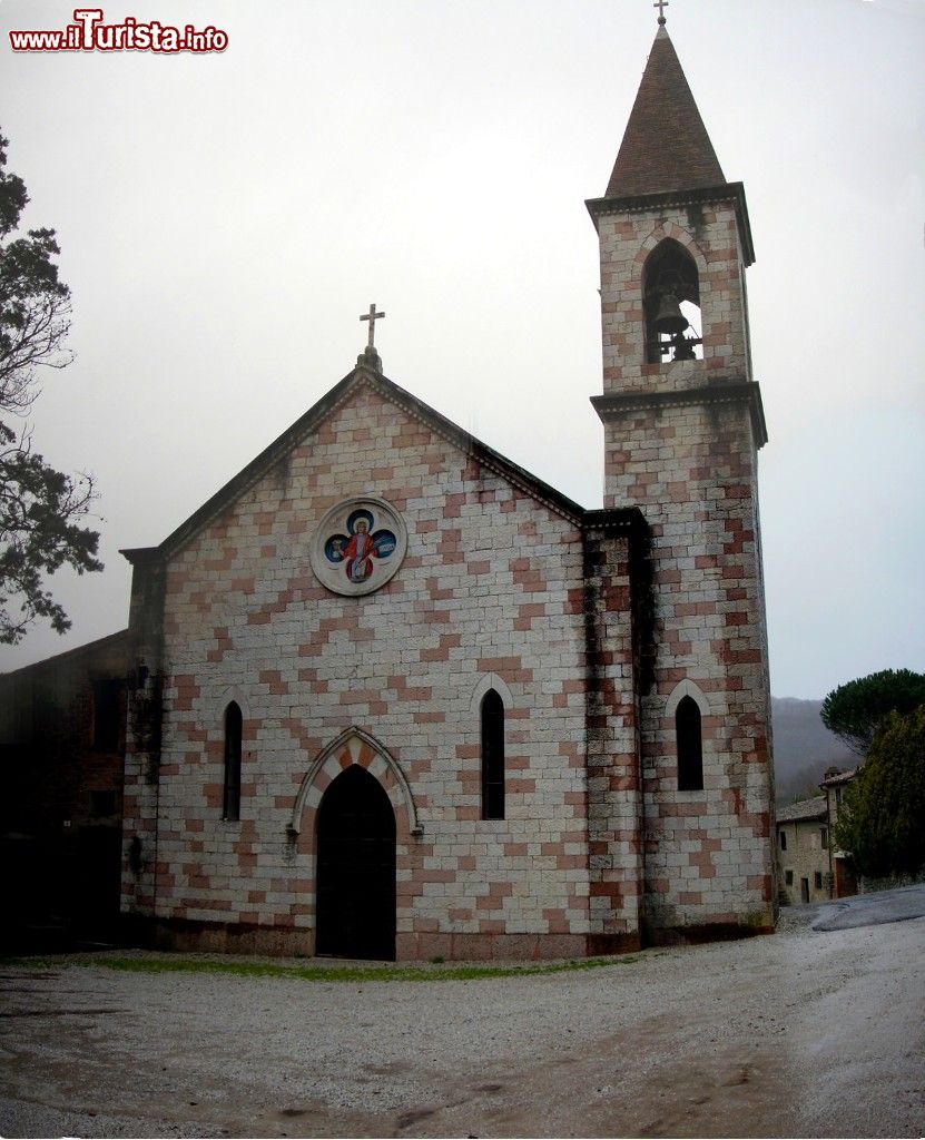 Immagine La chiesa di San Michele Arcangelo  a Vernazzano in Umbria - © Cantalamessa - CC BY-SA 3.0, Wikipedia