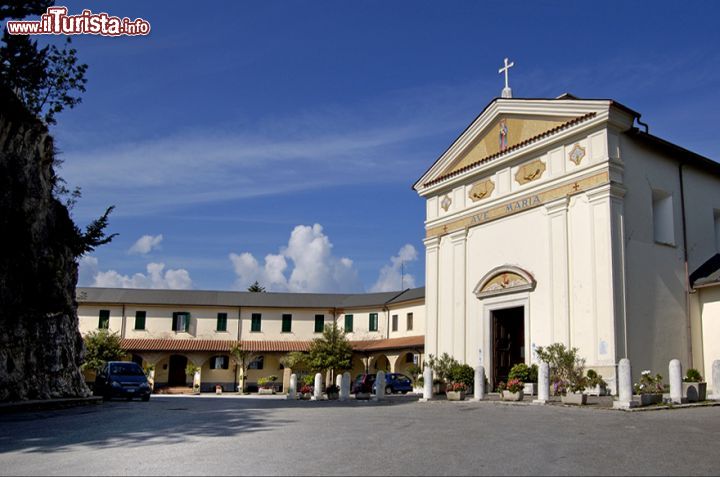 Immagine Il Sanutario della Madonna di Pietraquaria ad Avezzano - © Claudio Parente - CC BY-SA 4.0 - Wikimedia Commons.