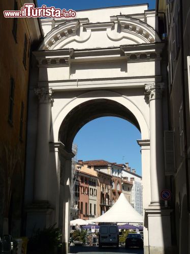 Immagine Savigliano l'arco di trionfo