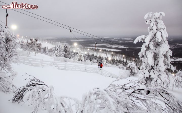 Immagine Sciare a Levi in Lapponia, nel nord della Finlandia - © Mikhail Varentsov / Shutterstock.com