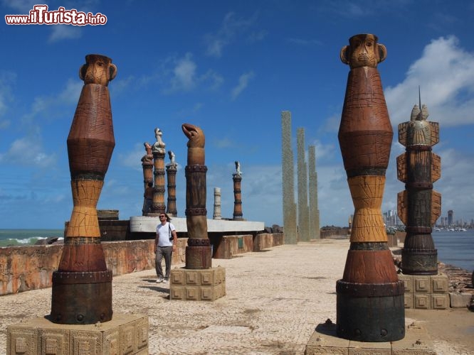 Immagine Sculpture Park a Recife, Brasile di nord-est. Il parco delle sculture è una delle attrazioni gratuite della città  - © Magdalena Paluchowska / Shutterstock.com