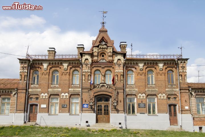 Immagine Scuola centro di Vladimir Russia - © alenvl / Shutterstock.com