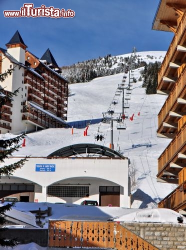 Immagine Seggiovia Super Venosc, sale sulla Vallee Blanche a 2.100 metri, uno dei due comprensori principali utilizzati dagli sciatori  a Les Deux Alpes in Francia