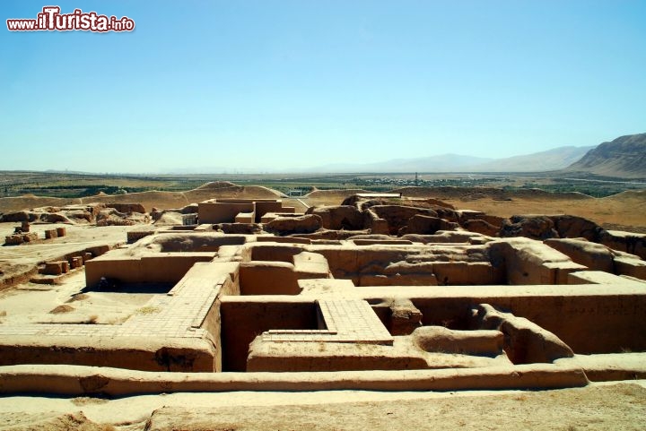 Immagine Sito archeologico di Nisa in Turkmenistan non lontano da Ashgabat - Foto di Giulio Badini / I Viaggi di Maurizio Levi