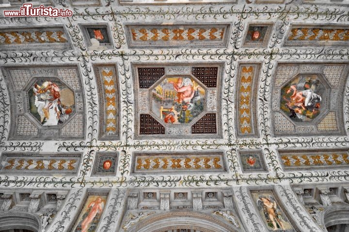 Immagine Soffitto all'interno di una sala del Palazzo Te a Mantova, Lombardia - © Enrico Montanari / ilturista.info