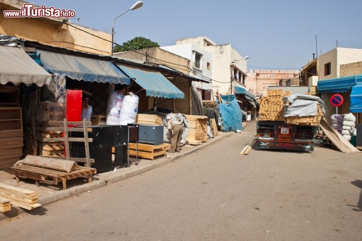 Immagine Souk di Meknes, una delle 4 città imperiali del regno del Marocco - © Matyas Rehak / Shutterstock.com