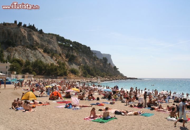 Immagine La spiaggia di Cassis: ci troviamo all'estremità occidentale della Costa Azzurra, in Francia - foto © dubassy / Shutterstock.com