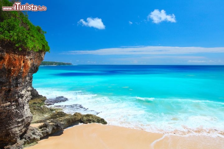 Immagine Spiaggia e mare cristallino Bali Indonesia - © Dudarev Mikhail / Shutterstock.com