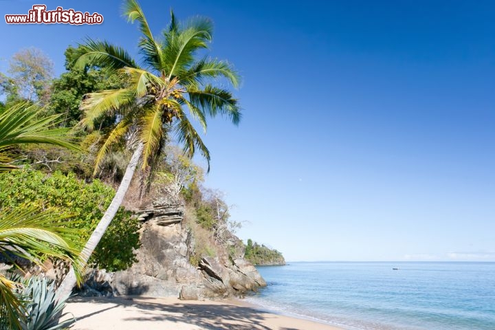 Immagine Spiaggia tropicale a Nosy Be, la famosa isola corallina nel nord del Madagascar - © Pierre-Yves Babelon / Shutterstock.com