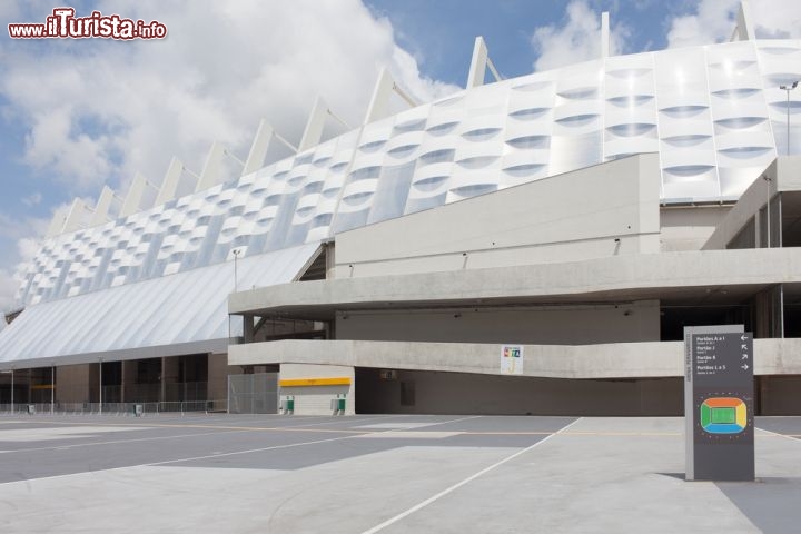 Immagine Recife: lo stadio Pernambuco dove si è svolta il 20 giugno la partita Italia - Costa Rica valida per la qualificazione del Girone D dei Campionati Mondiali di Calcio di Brasile 2014 - ©  Adam Gregor / Shutterstock.com