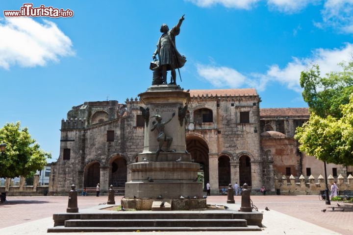 Immagine Statua Cristoforo Colombo, Parque Colon, Santo Domingo - © hessbeck