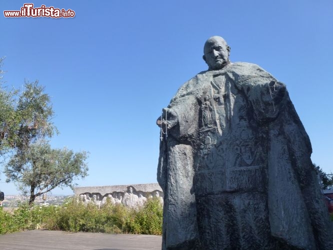 Immagine Statua di Papa Giovanni a Loreto