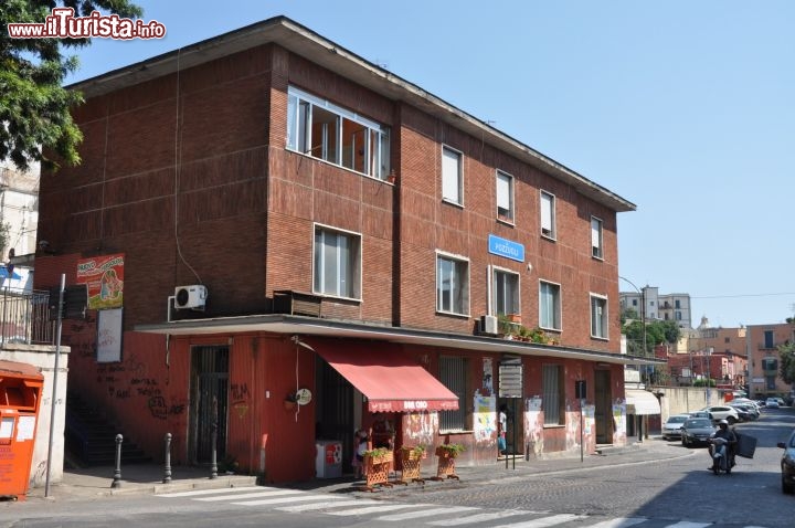 Immagine Stazione ferroviaria (FS) di Pozzuoli, in Campania