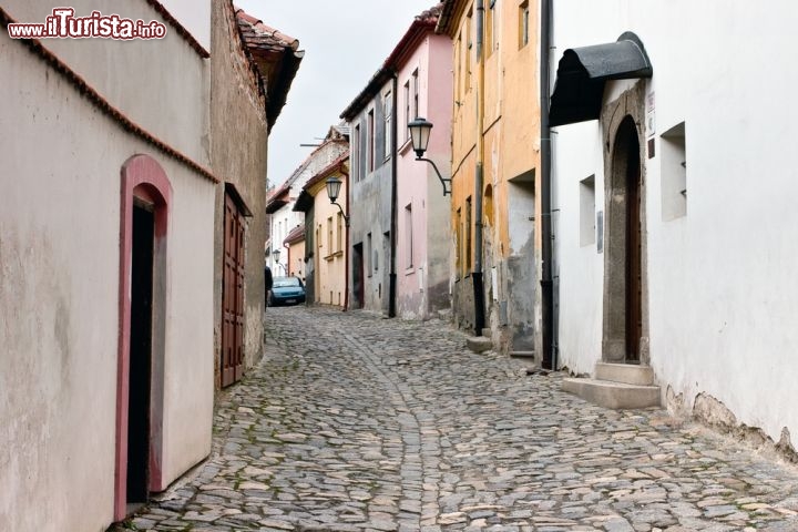 Immagine Strade acciotolate nel centro storico di Trebic in Boemia - © Premysl / Shutterstock.com