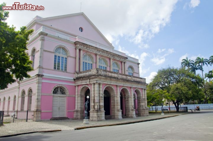 Immagine Teatro Santa Isabella a Recife, Brasile - © Vitoriano Junior / Shutterstock.com