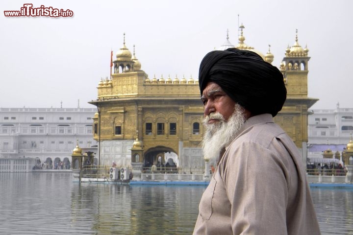 Immagine Il Tempio d'Oro: ci troviamo nello stato di Punjab, in India, nella terra dei Sikh - Foto di Giulio Badini