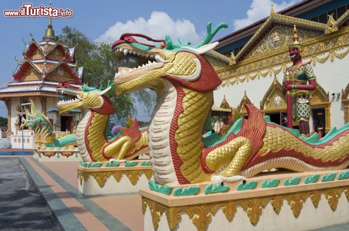 Immagine Il Tempioin stile thai di Wat Chayamangkalaram: si trova a Penang, in Malesia - © Byelikova Oksana / Shutterstock.com