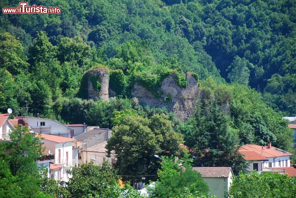 Immagine Terranova di Arpaise, i ruderi del castello Normanno - © Fiore Silvestro Barbato - CC BY-SA 2.0, Wikipedia