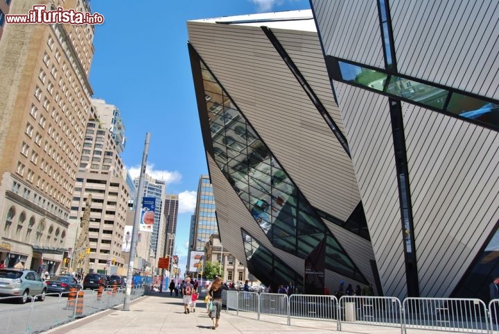 Immagine The Royal Ontario Museum a Toronto in Canda - © Lissandra Melo / Shutterstock.com