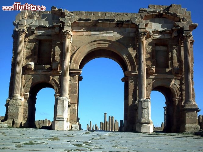 Immagine Timgad Algeria porta della citt romana - Foto di Giulio Badini