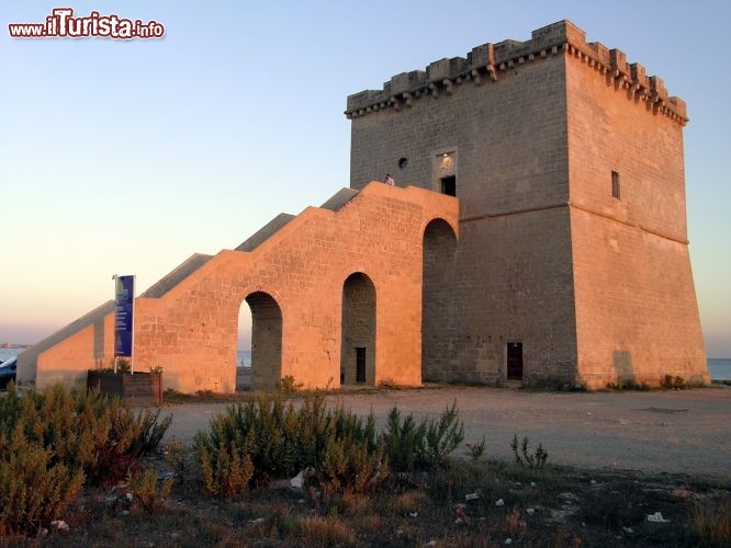 Immagine Torre Lapillo: la torre della costa ionica della Puglia risale al 1588 quando venne eretta all'interno del piano di protezione delle coste, voluto da Carlo V D'Asburgo