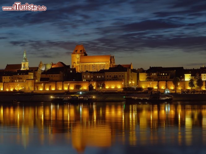 Immagine Torun, Polonia: veduta notturna - © Nightman1965 / Fotolia.com