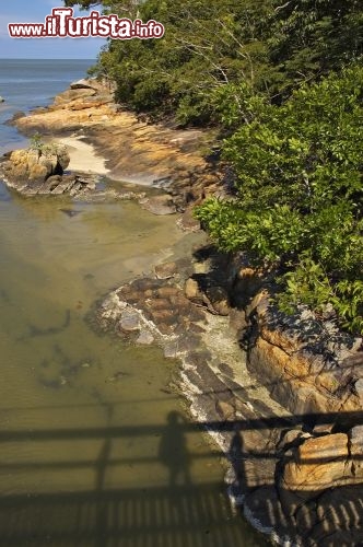 Immagine Trekking sulla costa dell'isola di Penang. al largo della costa ovest della Malesia - © Andy Lim / Shutterstock.com