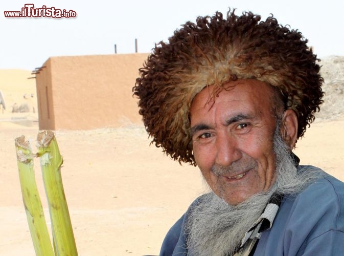 Immagine Turkmenistan, un uomo turkmeno - Foto di Giulio Badini< / I Viaggi di Maurizio Levi
