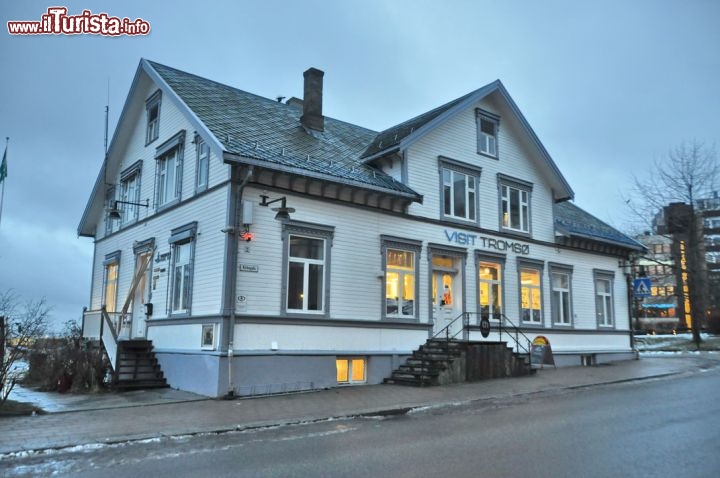Immagine L'Ufficio Turistico di Tromso, il luogo migliore dove organizzare la propria vacanza nel nord della Norvegia