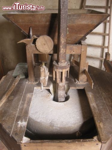 Immagine Un mulino a Lautrec: dettaglio dell'interno