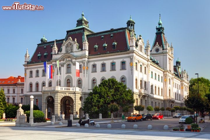 Immagine Università di Ljubljana. Lubiana è la città più importante e la capitale della Slovenia, anche dal punto di vista culturale - © Tomas Sereda / Shutterstock.com