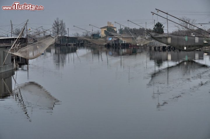 Immagine Valli di Comacchio (Ferrara): i capanni da pesca tipici della zona, Emilia-Romagna.