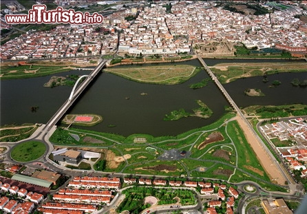 Immagine Veduta aerea delle Dos Meridas (Merida Estremadura) - Copyright foto www.spain.info
