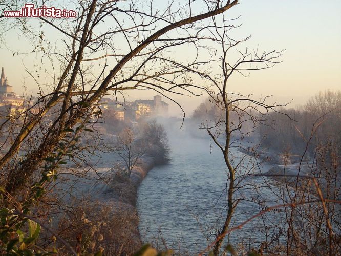 Immagine Veduta  invernale di Cassano d'Adda avvolto dalla foschia