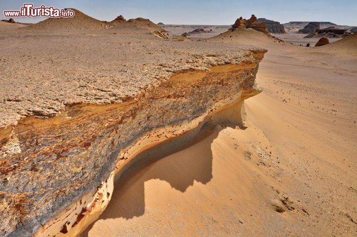 Immagine Valle delle Balene: rocce colorate a Wadi al-Hitan in Egitto - In collaborazione con I Viaggi di Maurizio Levi
