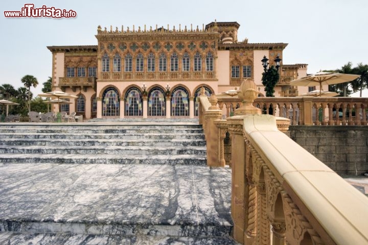 Immagine Venetian Mansion in Sarasota il castello veneziano in Florida fu portato negli USA direttamente dal Veneto, e più precisamente da Asolo, in provincia di Treviso - © Henryk Sadura / Shutterstock.com