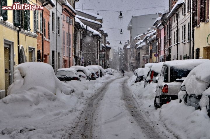 Immagine Via Mazzini Lugo di Romagna, durante una fitta nevicata nel febbraio 2012