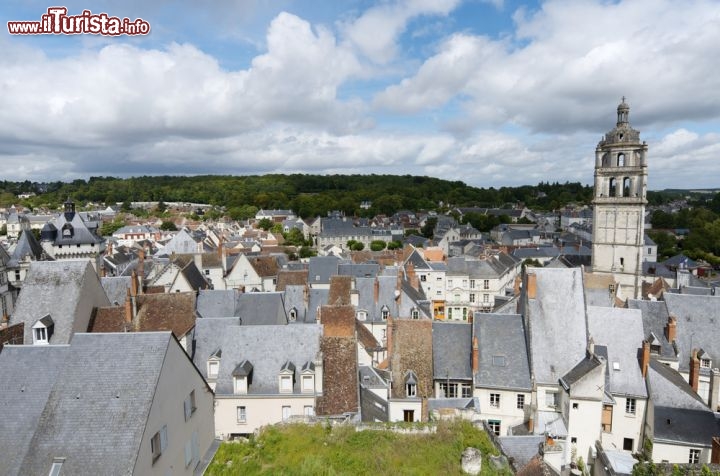 Immagine Il Villaggio di Loches in Francia: è uno dei borghi più affascinanti della Valle della Loira - © pedrosala / Shutterstock.com