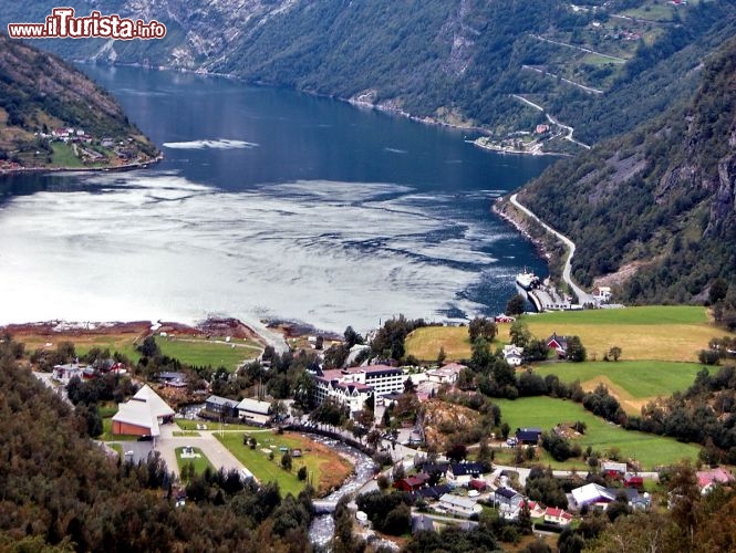 Immagine Villaggio di Geiranger e fiordo UNESCO Norvegia.