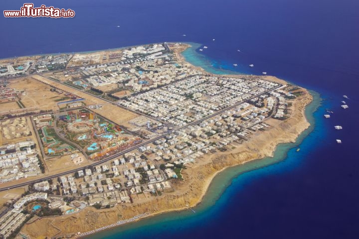 Immagine Vista Aerea di Sharm el Sheikh nel Mar Rosso in Egitto - © Oshchepkov Dmitry / Shutterstock.com