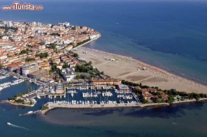 Immagine Vista aerea spiaggia di Grado