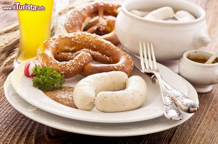 Immagine Wurstel bianco piatto tipico della Baviera, da gustare con un ottima Weiss Beer