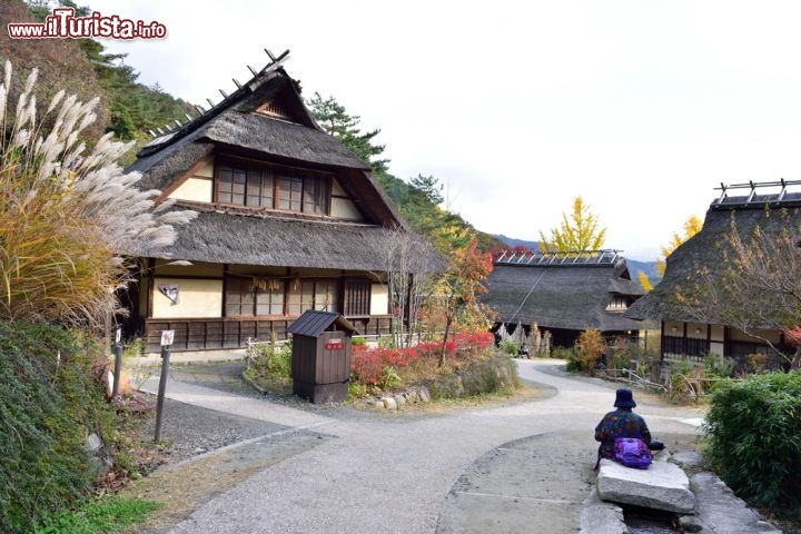 Immagine Un villaggio tradizionale giapponese nella Prefettura di Yamanashi in Giappone, Ci troviamo a Iyashi No Sato  - © NorGal / Shutterstock.com