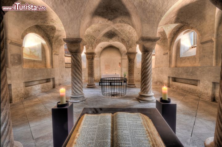 Immagine A Deventer si trova la prima bibbia direttamente tradotta in olandese dai testi ebrai e greci, risalente al 1637 - foto © hans engbers / Shutterstock.com