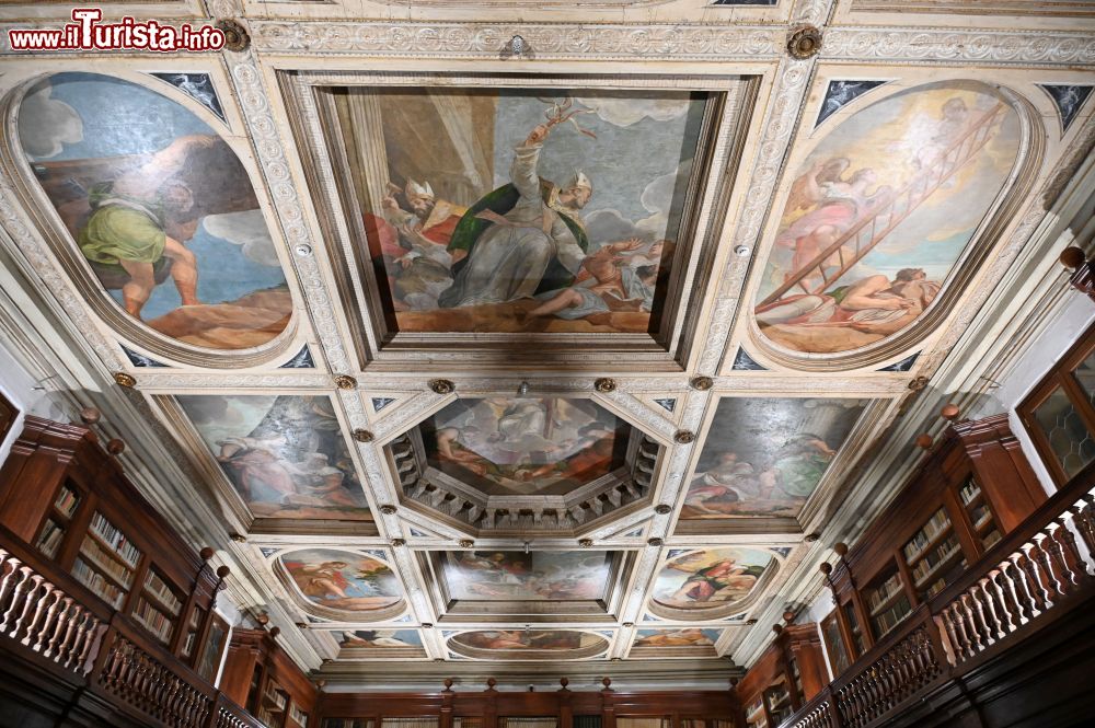 Immagine Abbazia Praglia a Teolo: il soffitto della biblioteca  - foto di Sonja Vietto Ramus