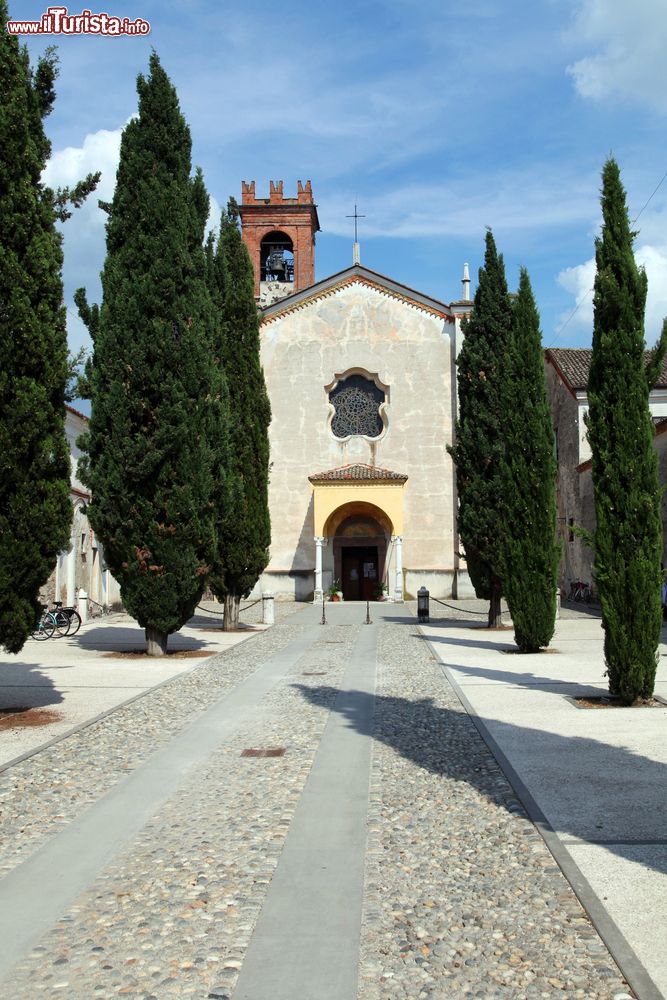 Immagine L'Abbazia di San Nicola a Rodengo Saiano in Franciacorta, provincia di Brescia, Lombardia