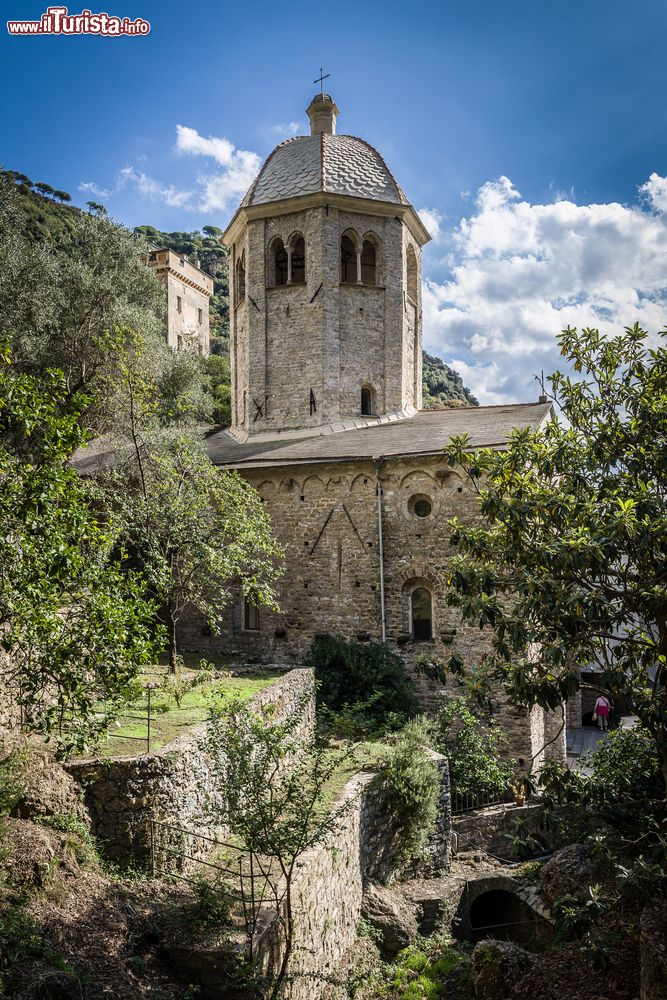 Immagine Abbazzia di San Fruttuoso sul promontorio di Portofino in Liguria