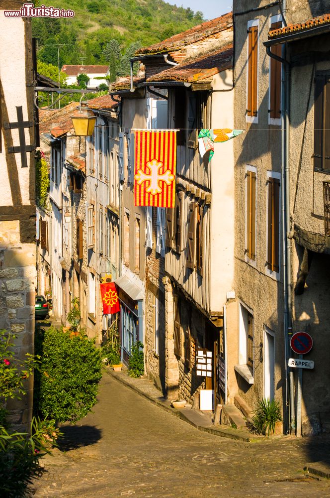 Immagine Le abitazioni tradizionali di Cordes-sur-Ciel, Occitanie, Francia.
