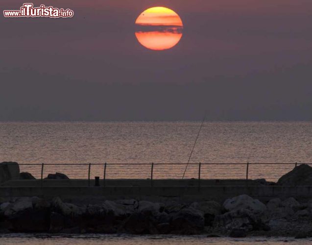 Immagine Alba a San Benedetto sul Tronto mare Adriatico - © Stefano Buttafoco / Shutterstock.com
